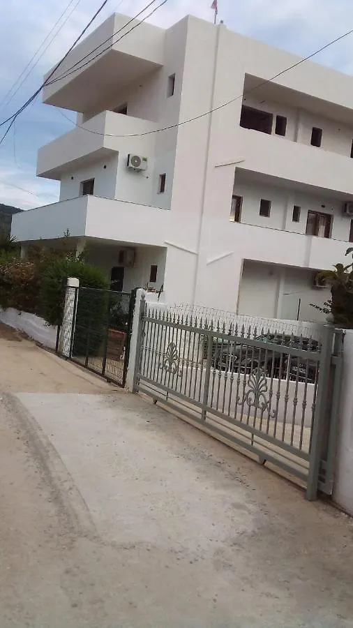 Vila Hergi Sarande Apartment